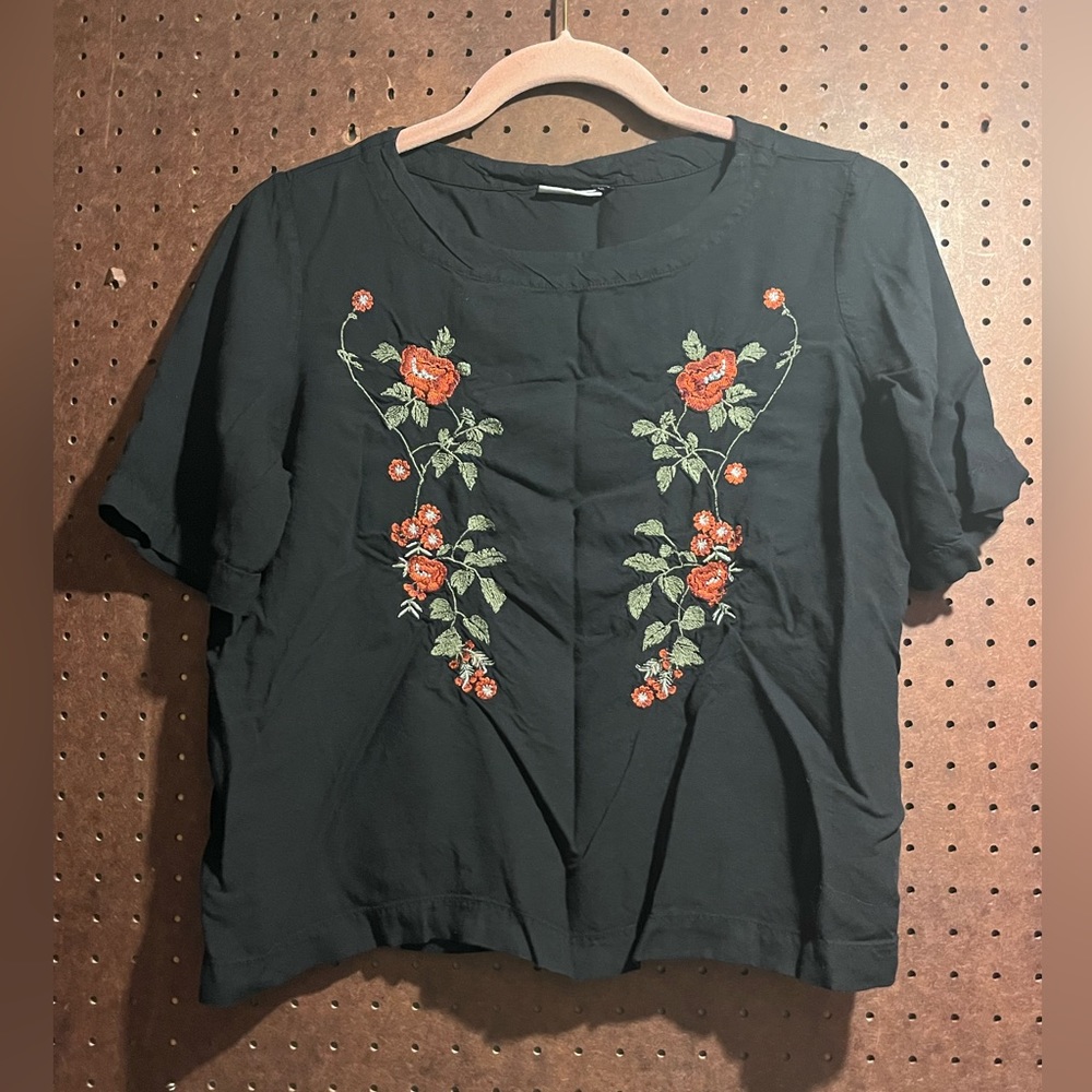 Pigalle Short Sleeve embroidered top